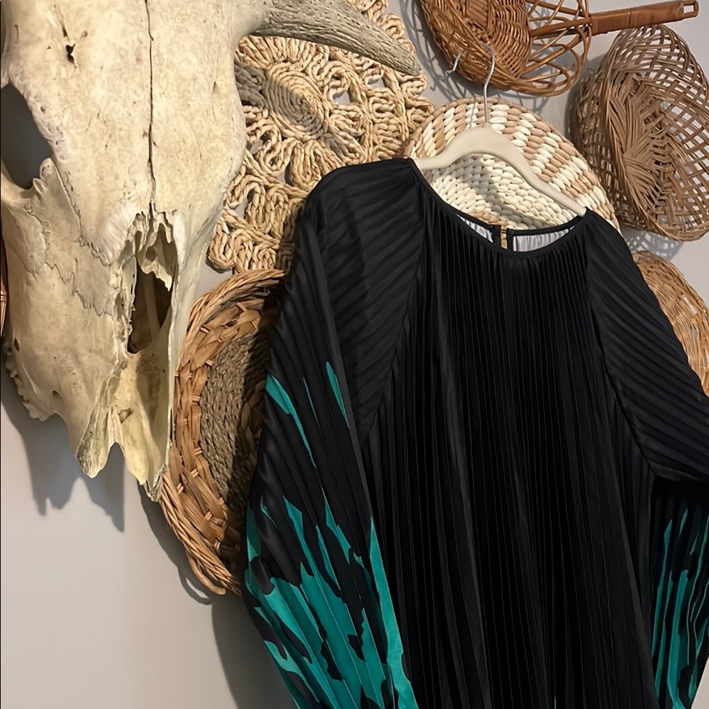 Black and Green Women's Dress
